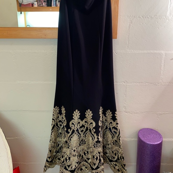 black and gold prom dress - Picture 2 of 4